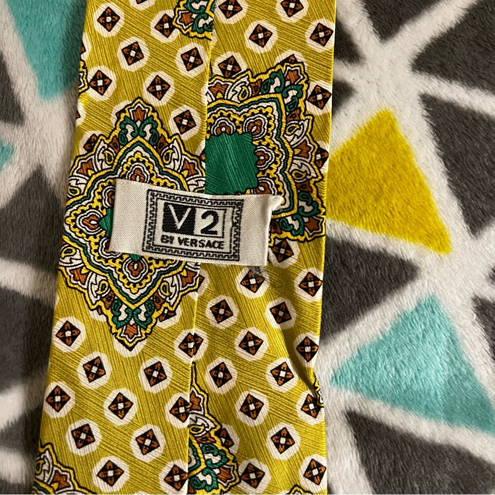 v2 vintage Mens tie - Picture 3 of 5